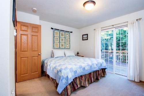 Cedar Creek Retreat image 24