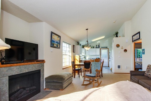 Cedar Creek Retreat image 4